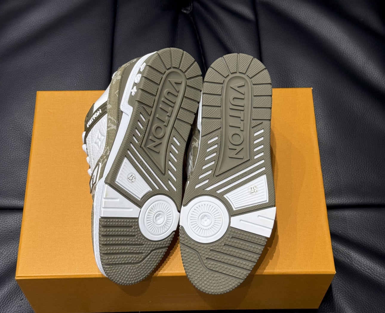 Sneakers Lv trainers kaki 2025