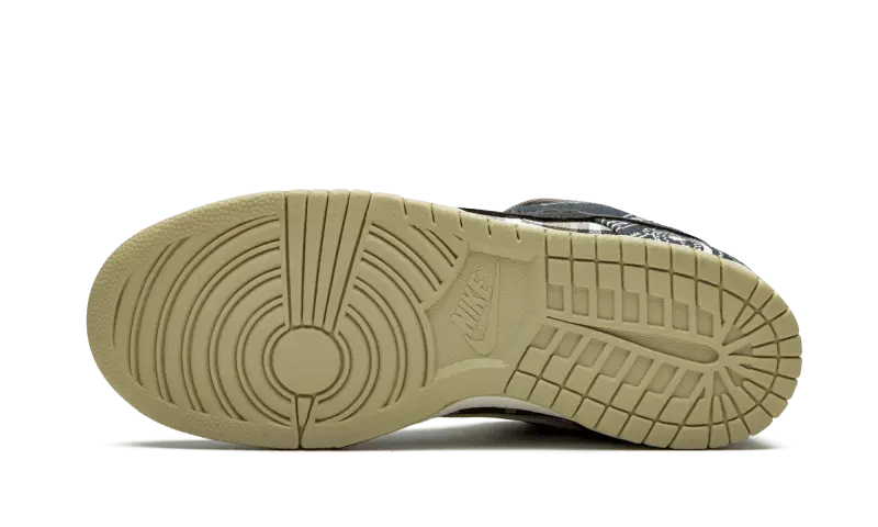 SB Dunk Low Travis Scott